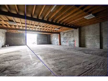 entrepôt de 120m²