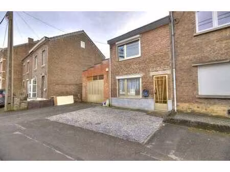 maison 2ch  jardin  3 parking et garage a renover