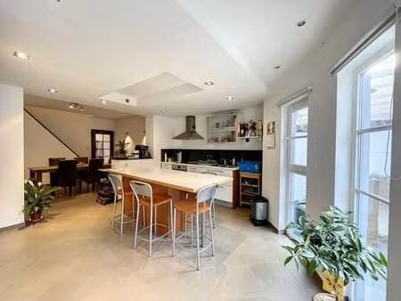 charmante maison de ville aux volumes impressionnants !