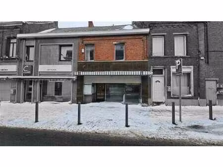 ancienne maison de commerce facilement aménageable en habita