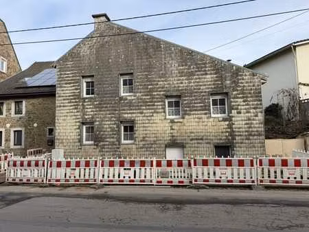 maison de ville à rénover entièrement au cœur de la