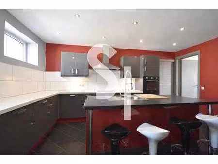 ferme au fort potentiel à 15 min du luxembourg !