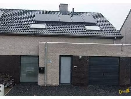 superbe maison 3 ch  jardin et garage dans clos résidentiel