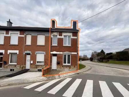 maison 2 chambres avec caves  terrasse et jardin !