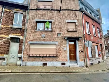 maison à rénover à tilleur avec cours et jardin