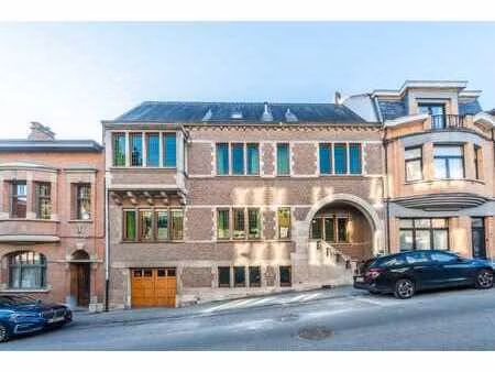 magnifique maison de caractère située en plein centre de ter