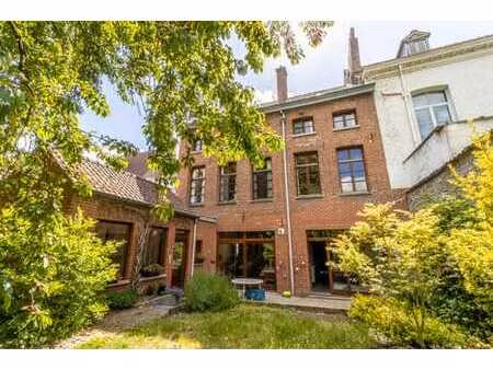 charmante maison au cœur de la ville avec jardin et garage