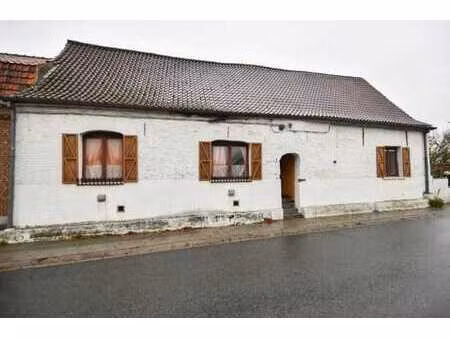 ensemble de trois maisons avec jardin et remise