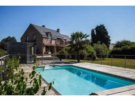 villa sur 5280m² avec partie professionnelle  piscine  tenni