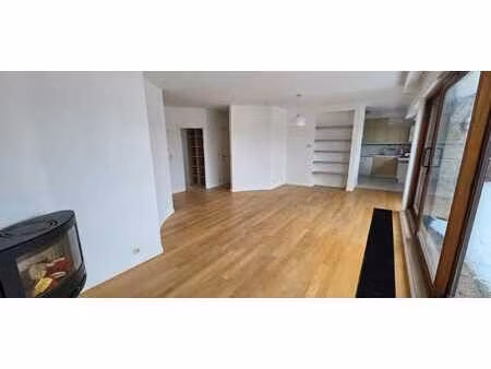 penthouse lumineux avec grandes terrasses entièrement rénové