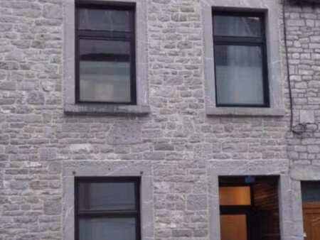 belle maison d'habitation avec accès à 2 rues