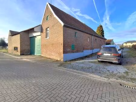 ferme avec projet pour 9 duplex