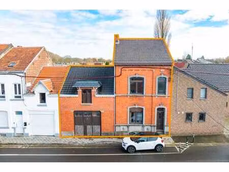 spacieuse maison à rénover offrant de nombreuses possibilité