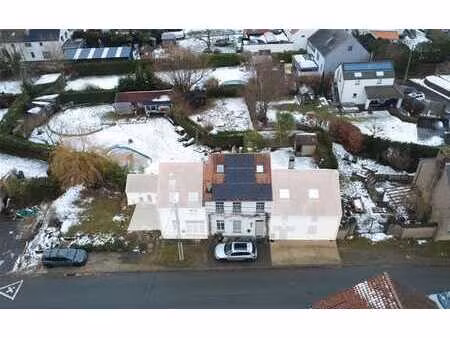 maison avec jardin et piscine