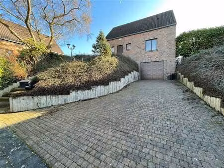 charmante maison 2 chambres avec bureau  jardin et terrasse!