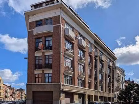 appartement deux chambres + chambre de bonne et cave