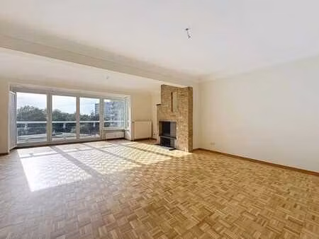 forest  limite uccle  lumineux appartement 3ch avec terrasse