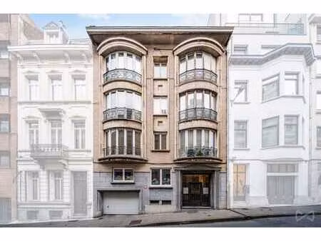 louise / toison d'or - bel appartement avec grande terrasse