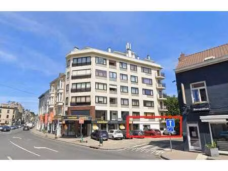 agréable rez-de-chaussée avec 2 chambres et jardin.