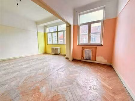 bel apt 1ch dans un immeuble style art deco!