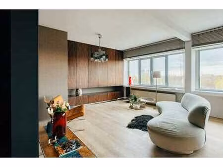 penthouse glamourueux avec une vue verdoyante phénoménale