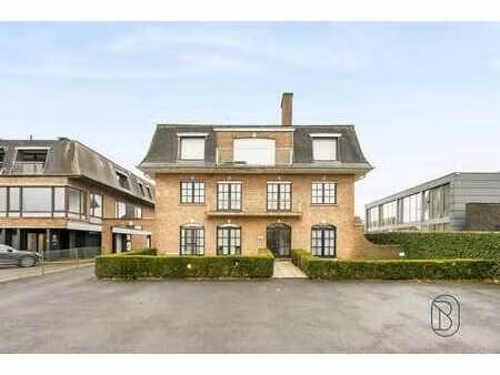 appartement avec jardin  emplacement de parking & garage