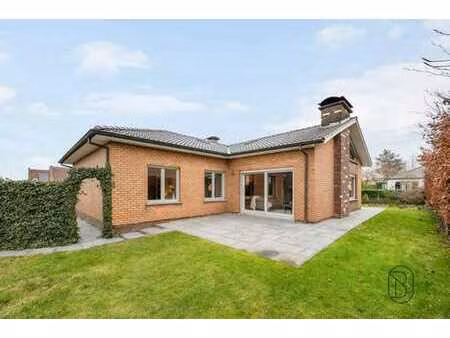 spacieuse  calme et idéalement située  maison familiale