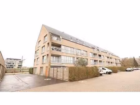 centraal gelegen 2-slaapkamer appartement in roeselare