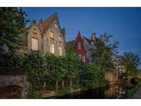 maison de maître spacieuse et luxueuse sur les canaux au cœu