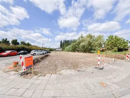 terrain à bâtir avec projet de 6 appartements