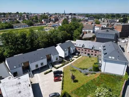 terrain à bâtir avec permis 5 unités de logement dans un clo