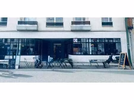 superbe rez-de-chaussée commercial idéalement situé