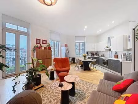 lumineux appartement 2 chambres - commune de saint -gilles