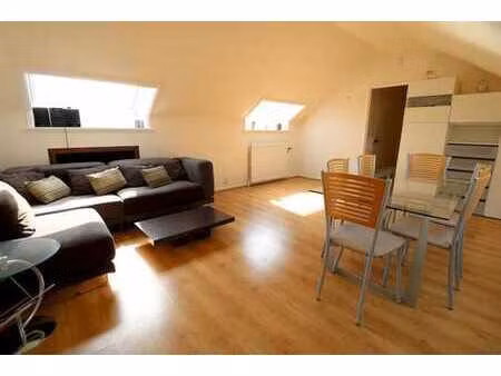 st famille/roodebeek : appt meublé 1ch 66m² dernier étage