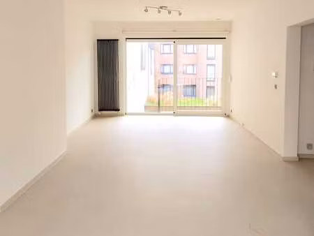 appartement ensoleillé stockel-métro 200m-place dumon 250m