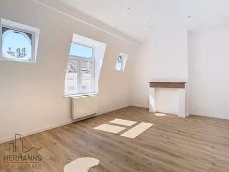 grand place // mont des arts - studio