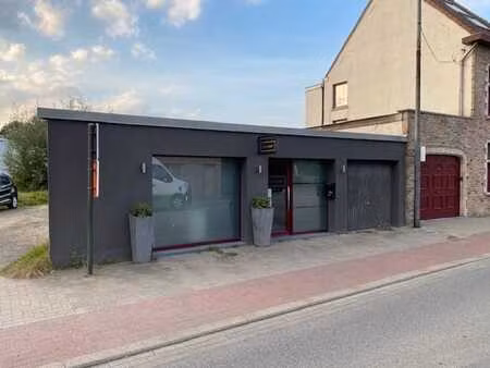 goed gelegen handelspand met garage/opslagruimte!