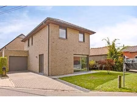 instapklare woning met 3 slaapkamers en zonnige tuin in k...