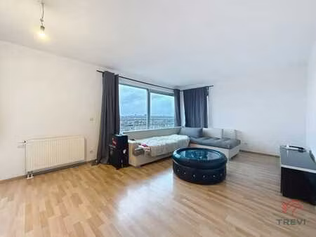 grand studio à louer de ± 45m²