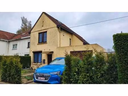 maison 4ch avec parking privé et garage - libre 19/01/2026