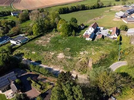 terrains à bâtir idéalement situé avec permis pour construct