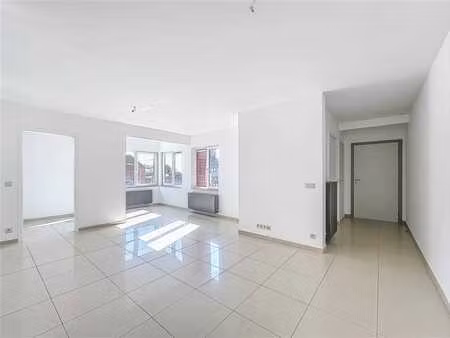 bel appartement 1 chambre avec parking