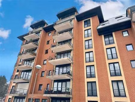 très bel appartement à proximité des commerces