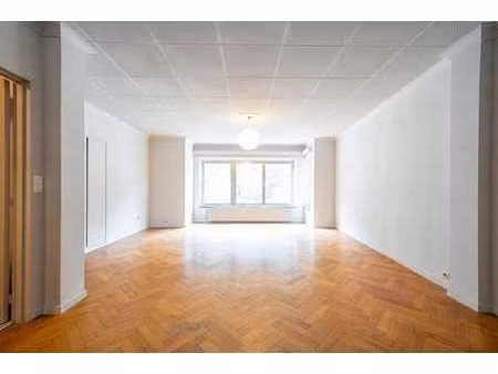 appartements 3 chambres avec balcon et garage à louer