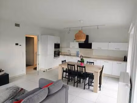 appartement 2 ch hyper lumineux dans parc arboré