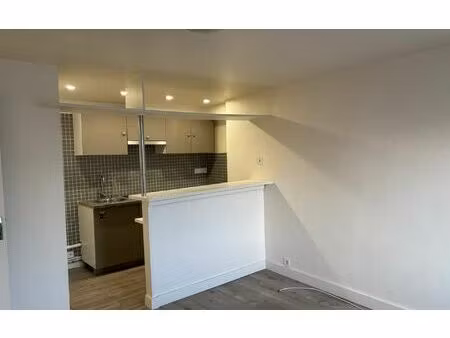 location appartement  28.67 m² t-2 à paris 11  1 119 €