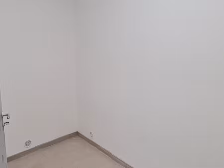 local bureau - 54m² - liberation