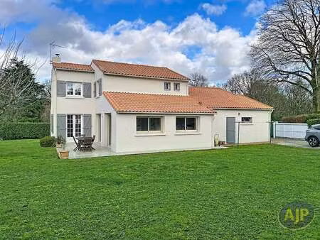 vente maison à pont-saint-martin (44860) : à vendre / 154m² pont-saint-martin
