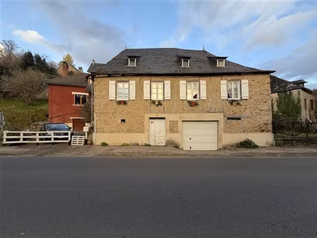 charmante maison en pierre rénovée - coeur de bourg