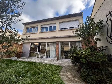 maison dans le village de la forêt 3 chambres